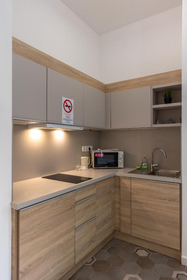 Acacia Apartment *