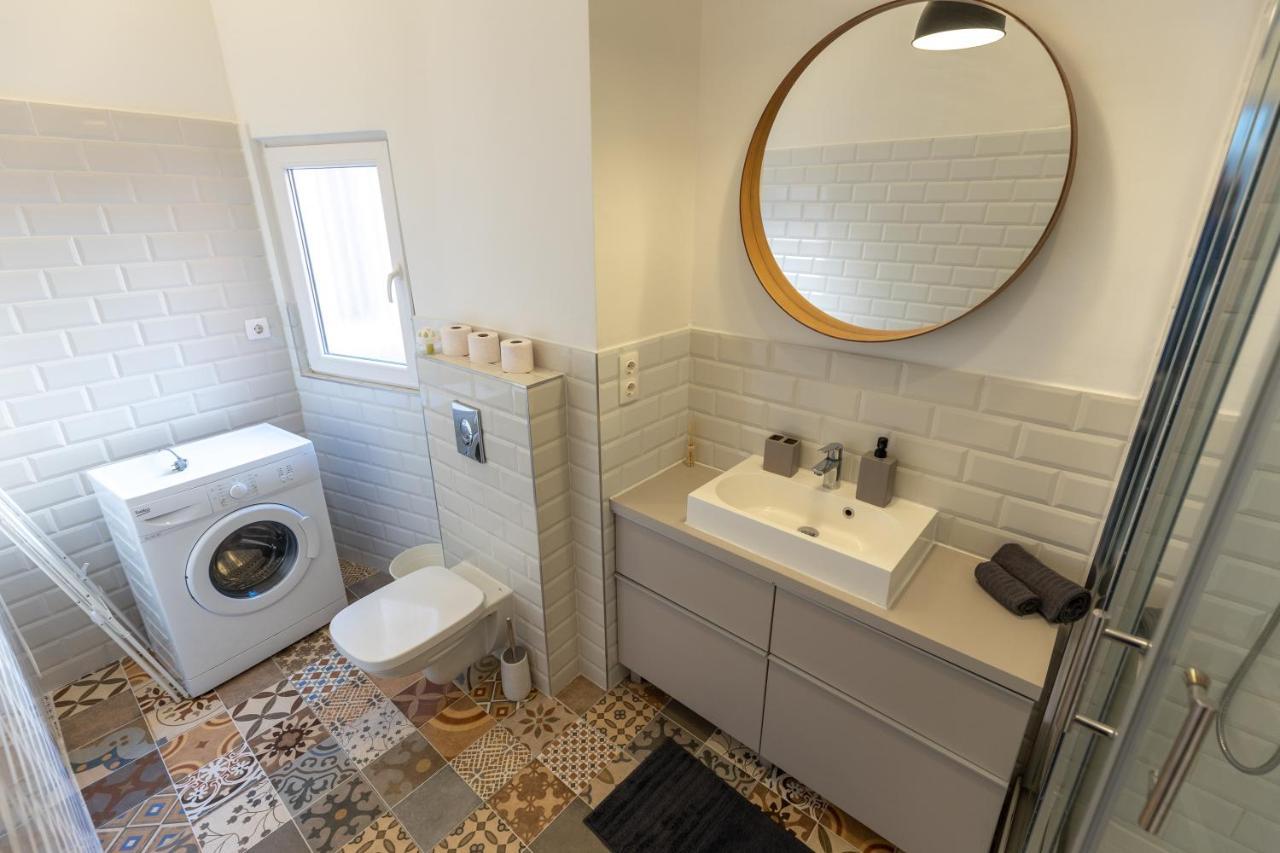 Acacia Apartment *