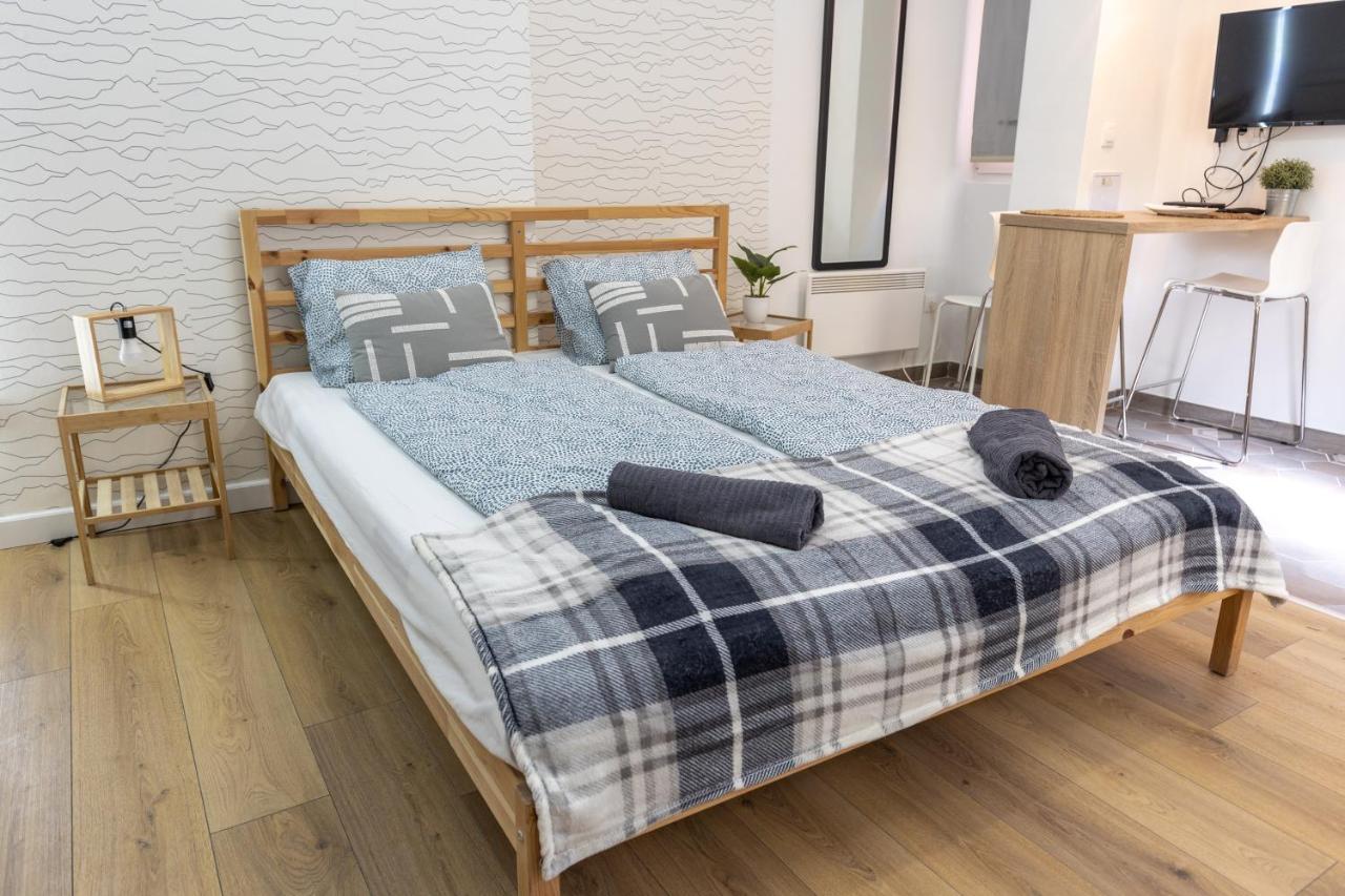 Acacia * Budapest