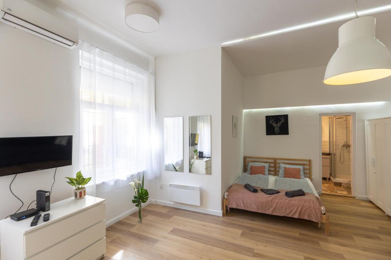 Acacia Budapest